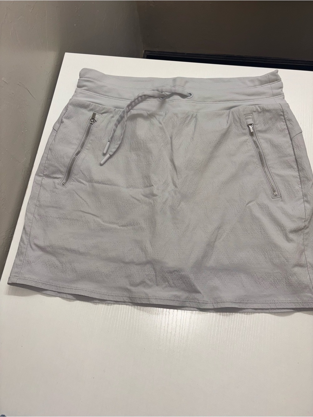 Athleta Light Gray Drawstring Active Skort